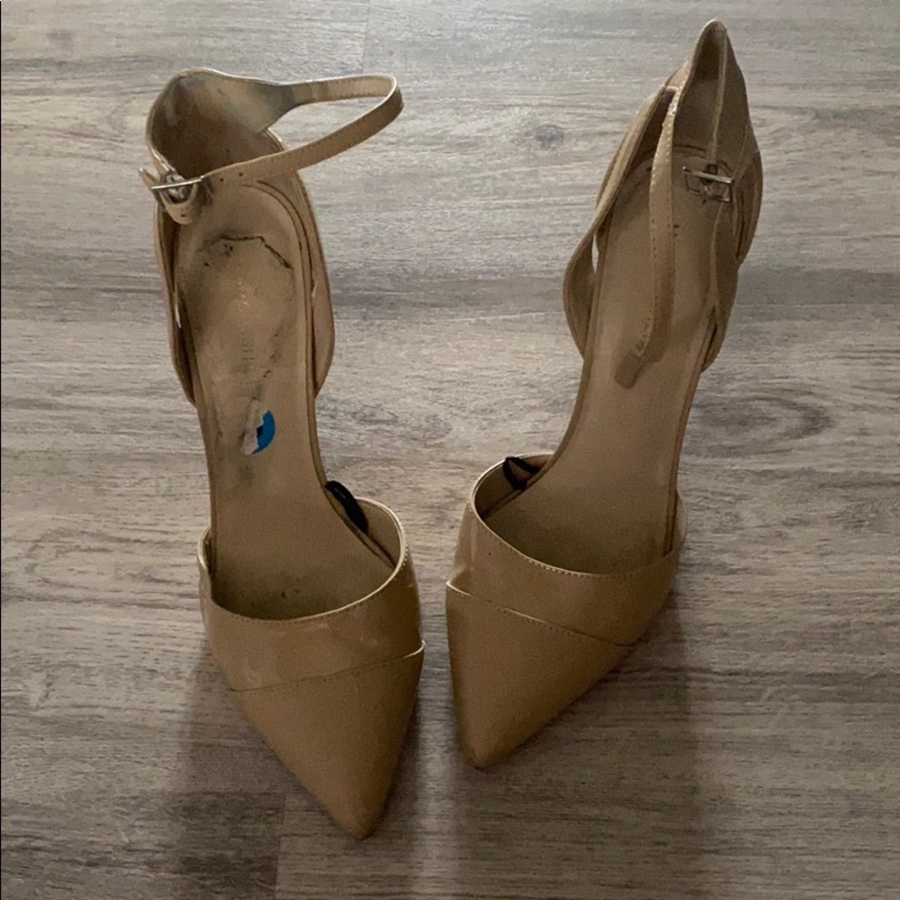 Marc Fisher size 10 beige color.